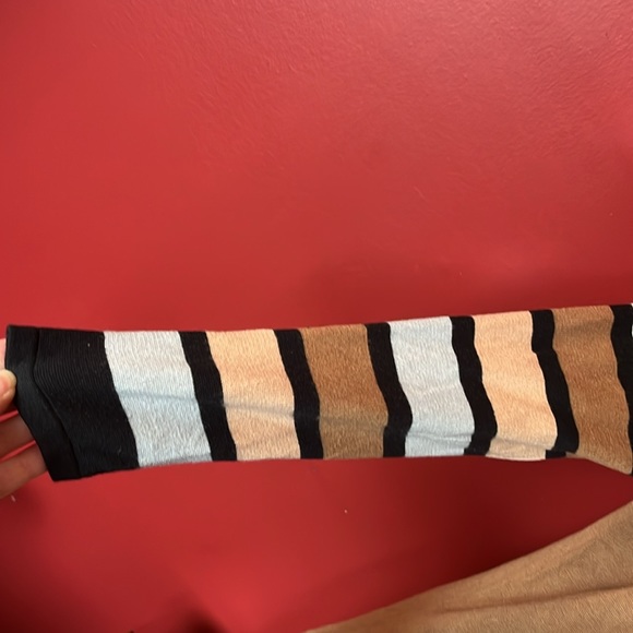 Like new Bob Mackie brown striped sleeve knit sweater - Picture 3 of 10